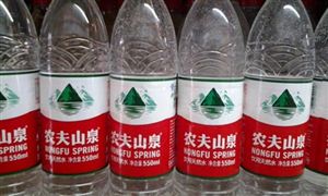 農(nóng)夫山泉午后漲超6% 包裝飲用水市場規(guī)模不斷擴大