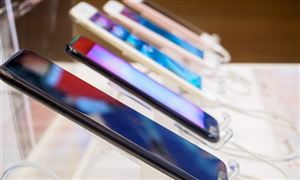 2021年全球智能手機出貨量或增長7.4% 智能手機行業(yè)風(fēng)險投資態(tài)勢分析