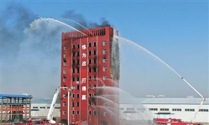 18歲消防員救下18歲輕生少年 中國(guó)高層、超高層建筑火災(zāi)消防救援裝備發(fā)展現(xiàn)狀