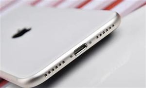 iPhone SE4?蘋果手機將全邁入全面屏時代 超高清顯示屏行業(yè)市場投資分析