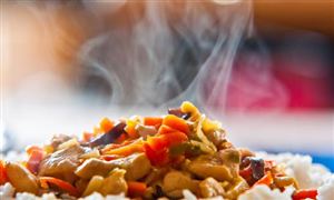 自熱食品市場有多大?自熱食品消費群體與消費場景調研2023