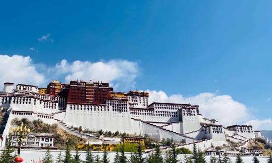 西藏旅游發(fā)展機會 西藏旅游行業(yè)發(fā)展發(fā)前景投資分析