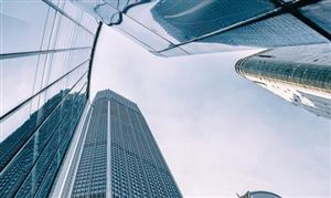 光伏玻璃市場(chǎng)現(xiàn)狀及前景分析 預(yù)計(jì)后期需求呈現(xiàn)緩慢向好趨勢(shì)
