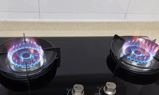 燃氣灶具行業(yè)深度調研 燃氣灶具行業(yè)向舒適、節(jié)能、綠色、智慧等方向邁進
