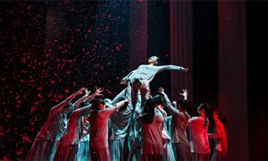 央視財經(jīng)評論：演藝市場熱 周邊消費旺 未來演藝產(chǎn)業(yè)市場發(fā)展空間與潛力