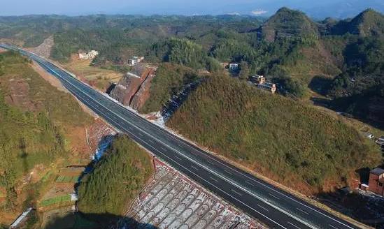 公路建設(shè)高質(zhì)量發(fā)展 “十四五”期間公路工程建筑預(yù)計(jì)投資6.77萬億