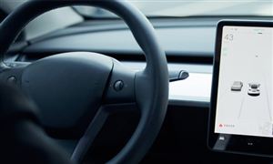 軟件定義汽車 奔馳將全面搭載鴻蒙系統(tǒng) 汽車軟件市場(chǎng)規(guī)模預(yù)計(jì)達(dá)351億元