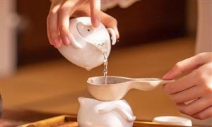 高顏值加智能化 茶具生產設計傾向年輕化 茶具行業(yè)發(fā)展現狀分析