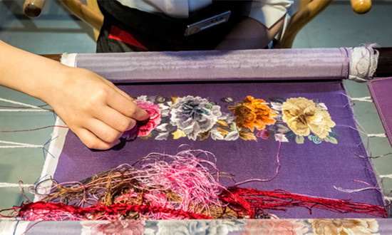 刺繡行業(yè)市場現(xiàn)狀分析：國內(nèi)刺繡工藝有著濃厚的地域色彩