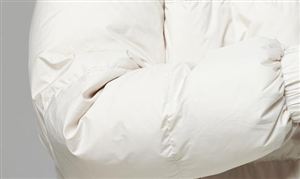 26款羽絨服不合格:探路者上黑榜 羽絨服行業(yè)市場分析 預(yù)計2024年我國羽絨服行業(yè)市場規(guī)模將會達(dá)到1950億元
