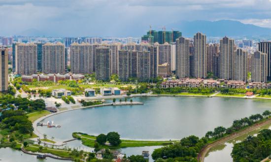 中國的城市規(guī)劃有效地引導了城市化進程  促進了國民經(jīng)濟持續(xù)高速地增長