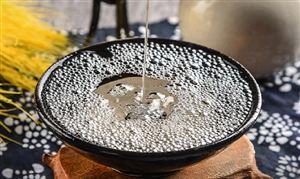 白酒行業(yè)發(fā)展如何?白酒消費人口減少，中低端酒市場面臨萎縮