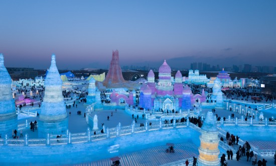 2024年中國冰雪經(jīng)濟行業(yè)產(chǎn)業(yè)鏈上下游結(jié)構及市場發(fā)展現(xiàn)狀