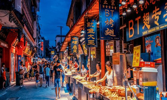 中國城市夜間經(jīng)濟(jì)發(fā)展現(xiàn)狀及前景機(jī)遇分析報(bào)告
