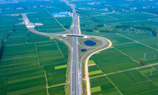 2024交通運輸行業(yè)市場前瞻與未來投資：交通運輸需求呈現(xiàn)出爆發(fā)式增長