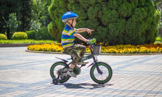 中國的16歲以下的少年兒童達到了3.8億，童車行業(yè)市場現(xiàn)狀分析及產(chǎn)業(yè)鏈構成