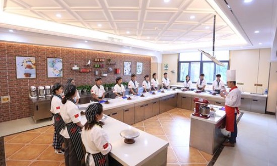 2024年餐點培訓學校行業(yè)的產業(yè)鏈及投資趨勢分析