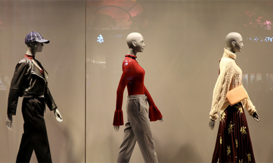 1—4月中國(guó)服裝出口狀況分析 外貿(mào)服裝行業(yè)發(fā)展現(xiàn)狀及市場(chǎng)風(fēng)險(xiǎn)