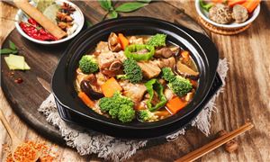 2025年中國(guó)外賣(mài)餐飲行業(yè)市場(chǎng)現(xiàn)狀趨勢(shì)研究及競(jìng)爭(zhēng)格局分析