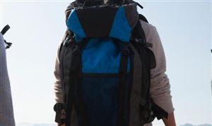 2025年中國背包行業(yè)：從“裝載工具”到“生活符號”的消費躍遷