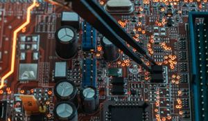 2025年電子元件制造產(chǎn)業(yè)：技術(shù)裂變、需求重構(gòu)與“十五五”戰(zhàn)略機(jī)遇